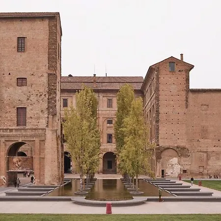 Emilia Self Check In Lejlighed Parma